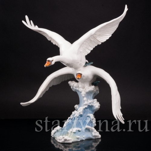 Фарфоровая статуэтка птиц Летящие лебеди, Hutschenreuther, Германия, 1970 гг.