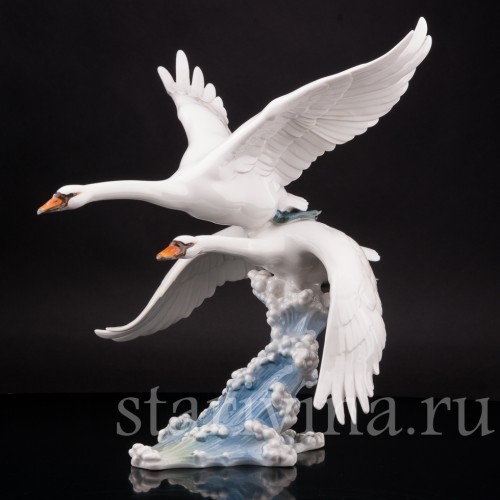 Фарфоровая статуэтка птиц Летящие лебеди, Hutschenreuther, Германия, 1970 гг.