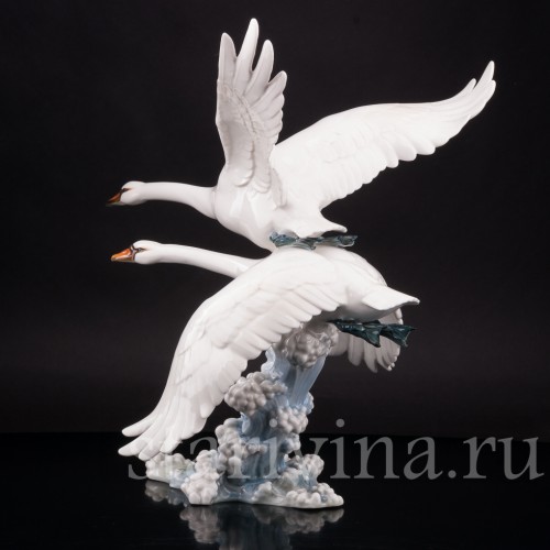 Фарфоровая статуэтка птиц Летящие лебеди, Hutschenreuther, Германия, 1970 гг.