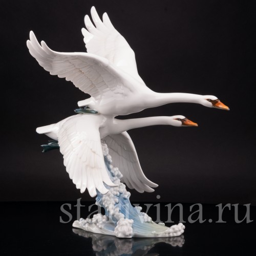 Фарфоровая статуэтка птиц Летящие лебеди, Hutschenreuther, Германия, 1970 гг.