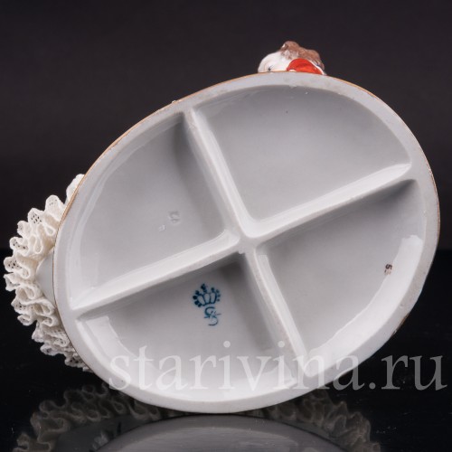 Фигурка из фарфора Играющие дети, кружевная, Sitzendorf, Германия, вт. пол. 20 в.