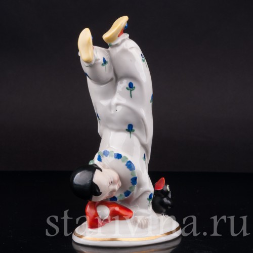 Фигурка пьеро из фарфора "Вверх ногами", Hertwig & Co, Германия, нач. 20 в.