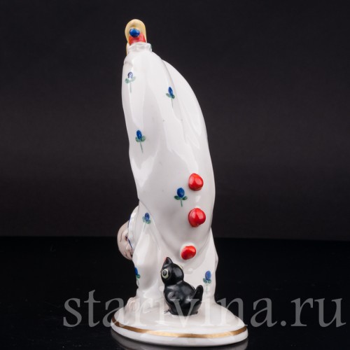 Фигурка пьеро из фарфора "Вверх ногами", Hertwig & Co, Германия, нач. 20 в.