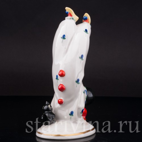 Фигурка пьеро из фарфора "Вверх ногами", Hertwig & Co, Германия, нач. 20 в.
