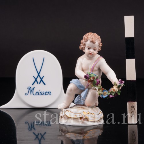 Фигурка из фарфора Путти с гирляндой цветов, миниатюра Meissen, Германия, сер. 19 - нач. 20 вв.