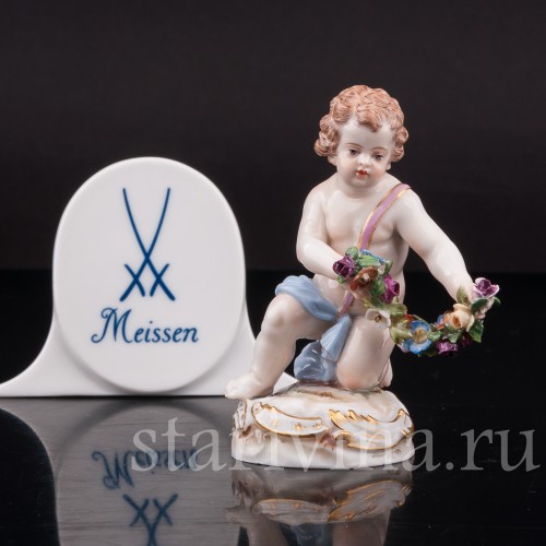 Фигурка из фарфора Путти с гирляндой цветов, миниатюра Meissen, Германия, сер. 19 - нач. 20 вв.