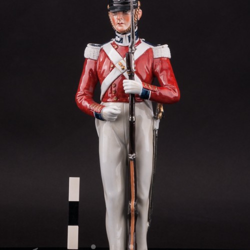 Фарфоровая статуэтка Королевский артиллерист, 1830, Sitzendorf, Германия, вт. пол. 20 в.