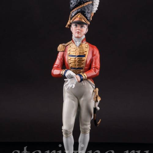 Фарфоровая статуэтка Офицер шотландской гвардии, 1815, Sitzendorf, Германия, вт. пол. 20 в.