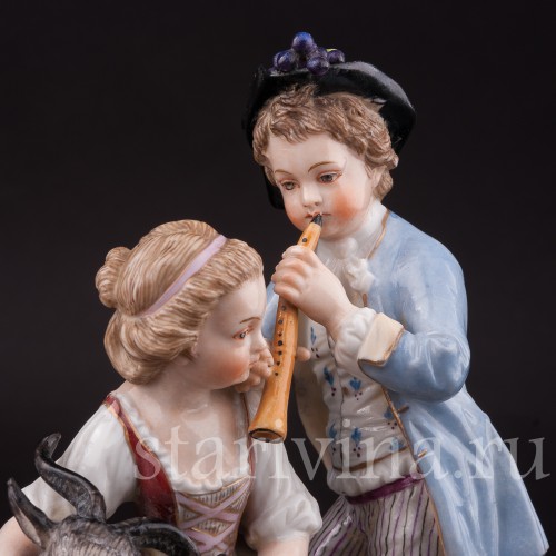 Фарфоровая статуэтка Аллегория осени, дети с козликом, Volkstedt, Германия, нач. 20 в.