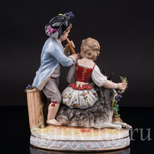 Фарфоровая статуэтка Аллегория осени, дети с козликом, Volkstedt, Германия, нач. 20 в.