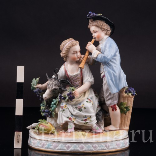 Фарфоровая статуэтка Аллегория осени, дети с козликом, Volkstedt, Германия, нач. 20 в.