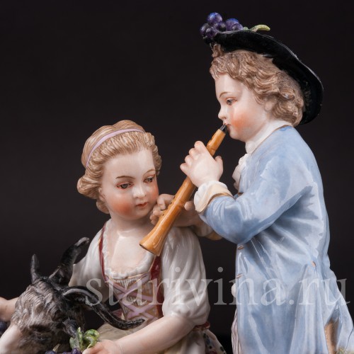 Фарфоровая статуэтка Аллегория осени, дети с козликом, Volkstedt, Германия, нач. 20 в.