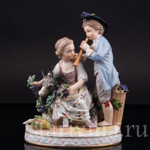 Фарфоровая статуэтка Аллегория осени, дети с козликом, Volkstedt, Германия, нач. 20 в.