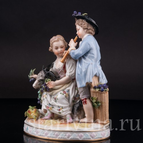 Фарфоровая статуэтка Аллегория осени, дети с козликом, Volkstedt, Германия, нач. 20 в.