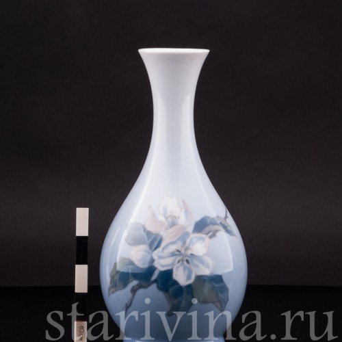 Фарфоровая ваза Цветы яблони, Royal Copenhagen, Дания, 1956 год.