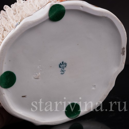 Фарфоровая статуэтка девушки Цветочница, кружевная, Sitzendorf, Германия, сер. 20 века.