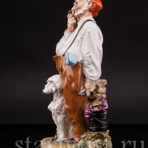 Фарфоровая статуэтка Мужчина с собакой и зонтиком, Capodimonte, Италия, 1970-е гг.