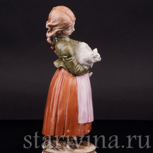 Фигурка из фарфора Девочка с кошкой Bruno Merli, Италия, сер. 20 века.