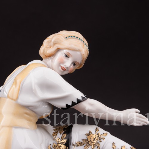 Статуэтка из фарфора Танцовщица ар деко, Hertwig & Co, Германия, 1920-30 гг.