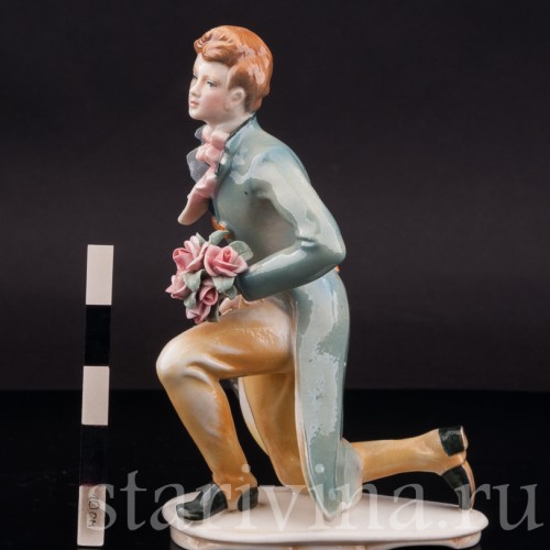 Фигурка из фарфора Кавалер с букетом, Karl Ens, Германия, 1920-30 гг.