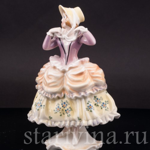 Фарфоровая статуэтка Девушка в капоре, Karl Ens, Германия, 1920-30 гг.