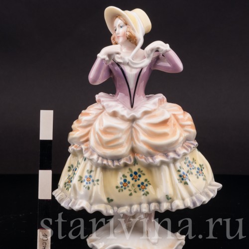 Фарфоровая статуэтка Девушка в капоре, Karl Ens, Германия, 1920-30 гг.