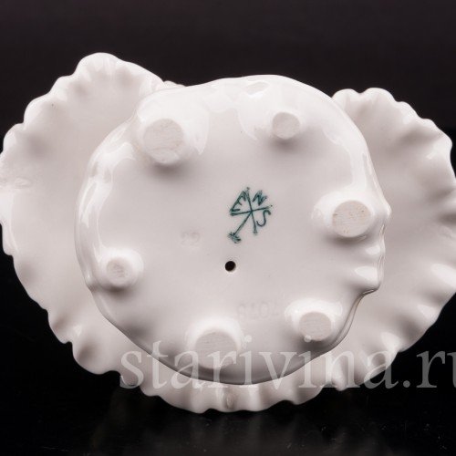 Фарфоровая статуэтка Девушка в капоре, Karl Ens, Германия, 1920-30 гг.