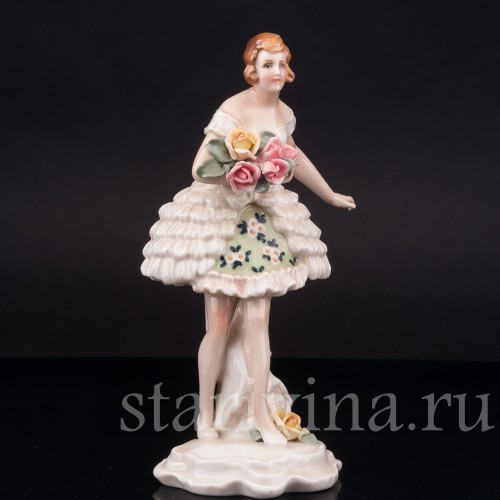 Статуэтка из фарфора Девушка с букетом цветов, Karl Ens, Германия, 1920-30 гг.