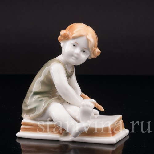 Фигурка из фарфора Девочка на книжке Karl Ens, Германия, 1920-30 гг.