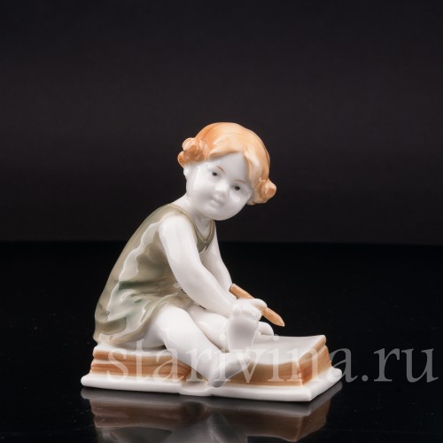Фигурка из фарфора Девочка на книжке Karl Ens, Германия, 1920-30 гг.