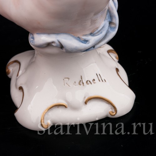 Фарфоровая статуэтка Путти с голубем, Capodimonte, Италия, вт. пол. 20 века.