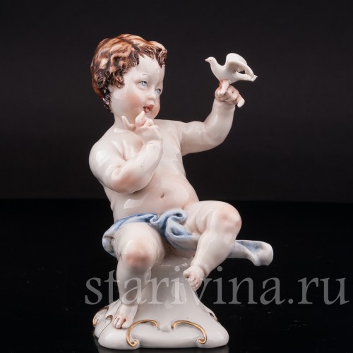 Фарфоровая статуэтка Путти с голубем, Capodimonte, Италия, вт. пол. 20 века.