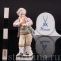 Фигурка из фарфора Мальчик, играющий на флейте, миниатюра Meissen, Германия, сер. 19 - нач. 20 вв.