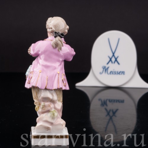 Фигурка из фарфора Мальчик, играющий на флейте, миниатюра Meissen, Германия, сер. 19 - нач. 20 вв.