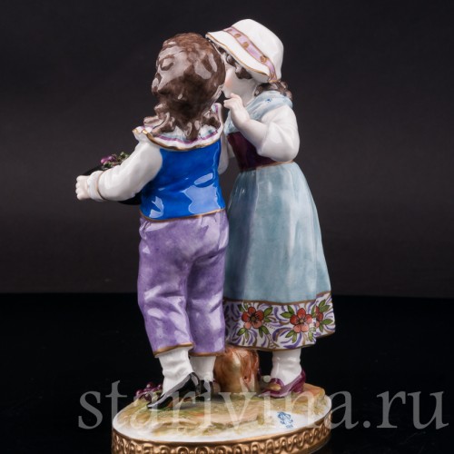 Фарфоровая фигурка Дети с виноградом, аллегория осени, Volkstedt, Германия, вт. пол. 20 в.