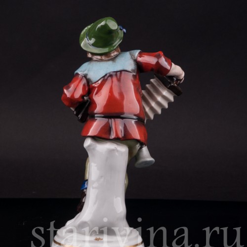 Фигурка из фарфора Шпильман с гармошкой Hertwig & Co, Германия, перв. пол. 20 в.