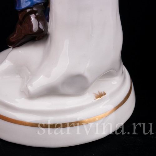 Фигурка из фарфора Шпильман с гармошкой Hertwig & Co, Германия, перв. пол. 20 в.