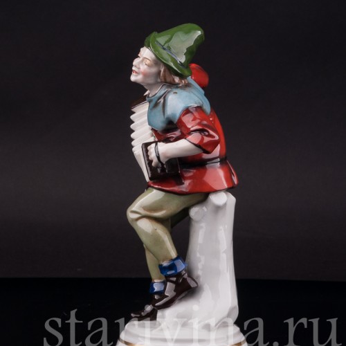 Фигурка из фарфора Шпильман с гармошкой Hertwig & Co, Германия, перв. пол. 20 в.
