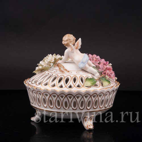 Фарфоровая шкатулка Купид и сиренью, Von Schierholz, Германия, 1907 - 1927 гг.
