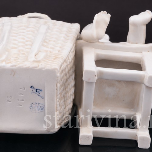 Фарфоровая фигурка Малыш с кошкой, E. A. Muller, Германия, 1890-1927 гг.