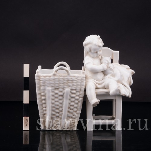 Фарфоровая фигурка Малыш с кошкой, E. A. Muller, Германия, 1890-1927 гг.