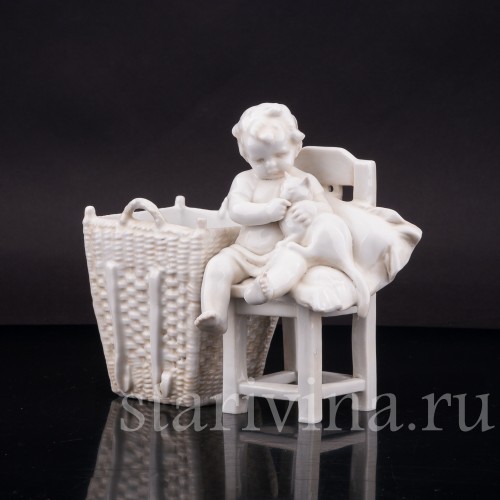 Фарфоровая фигурка Малыш с кошкой, E. A. Muller, Германия, 1890-1927 гг.