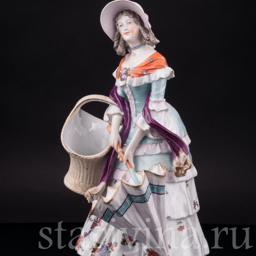 Фарфоровая статуэтка Дама с корзиной и зонтиком, Ernst Bohne Sohne, Германия, нач. 20 века.