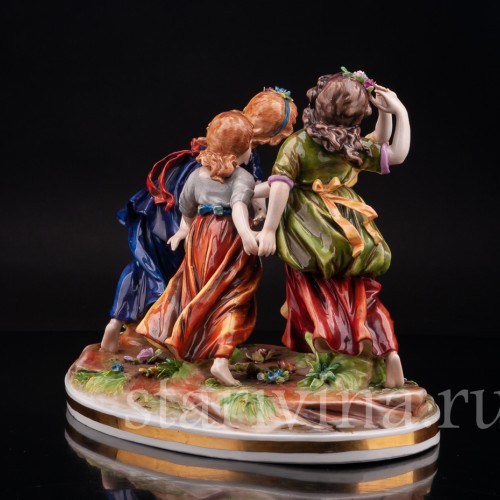 Композиция из фарфора Хоровод, играющие девочки, Volkstedt, Германия, до 1935 г.