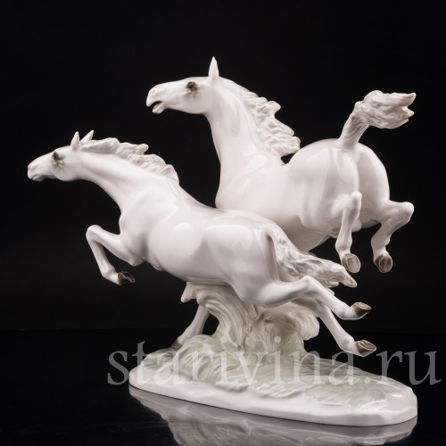 Фарфоровая статуэтка "На свободе", несущиеся кони, Hutschenreuther, Германия, 1970 гг.