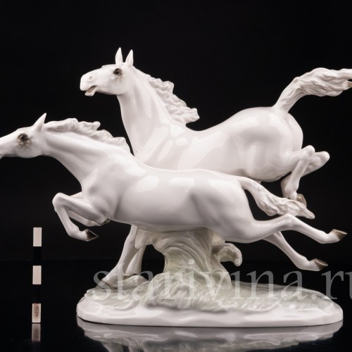 Фарфоровая статуэтка "На свободе", несущиеся кони, Hutschenreuther, Германия, 1970 гг.