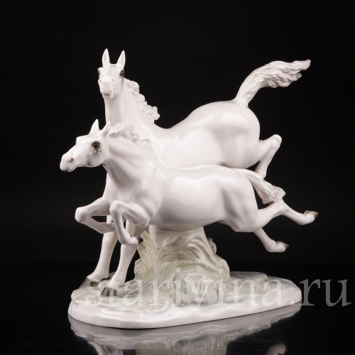 Фарфоровая статуэтка "На свободе", несущиеся кони, Hutschenreuther, Германия, 1970 гг.