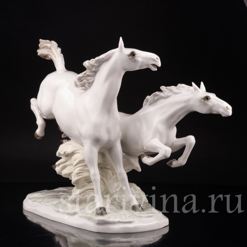 Фарфоровая статуэтка "На свободе", несущиеся кони, Hutschenreuther, Германия, 1970 гг.