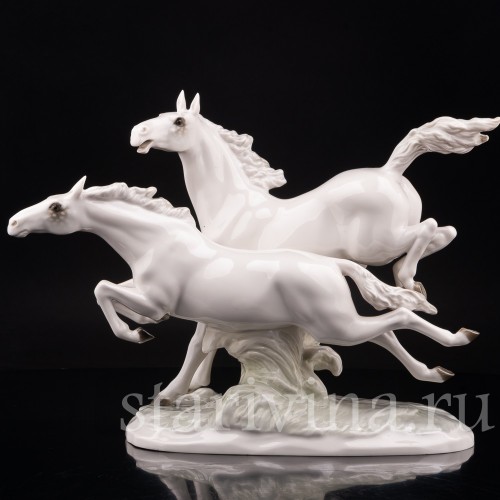 Фарфоровая статуэтка "На свободе", несущиеся кони, Hutschenreuther, Германия, 1970 гг.