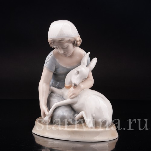 Фарфоровая фигурка Девочка с косулей, Heubach, Германия, нач. 20 века.